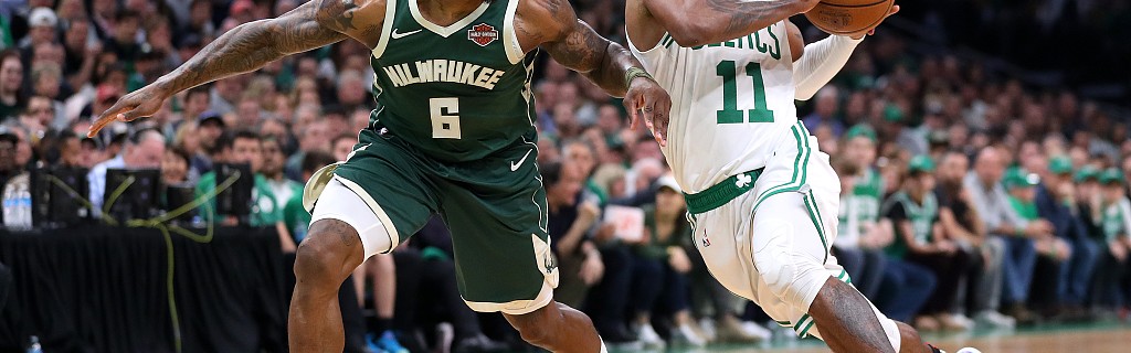  霍乐迪防守立功雄鹿险胜凯尔特人