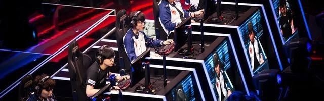  电竞选手刻苦训练备战国际大赛