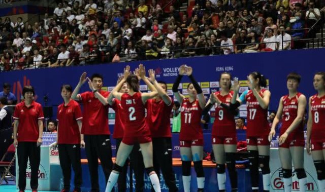  队长袖标激励前行，逆境中展现领袖范