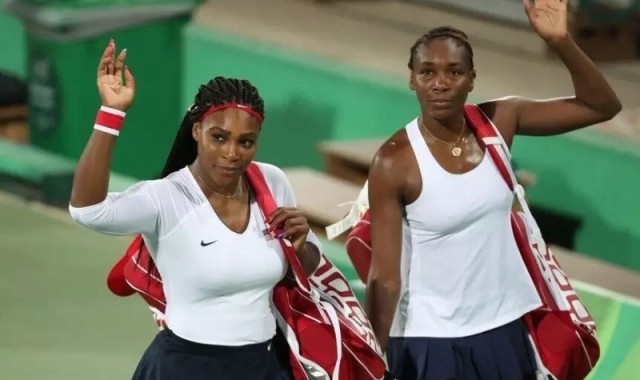  网坛姐妹花同日出战，姐姐胜妹妹上演温情德比