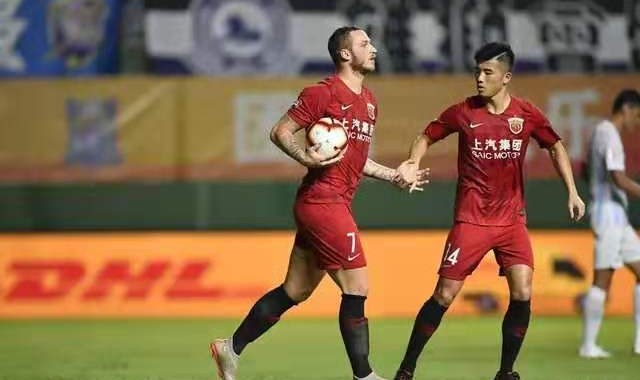  意甲领头羊扩大优势，卫冕冠军渐行渐远