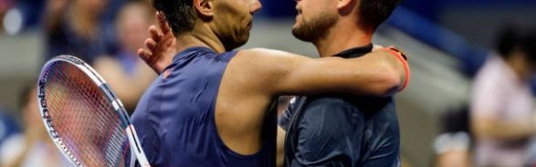  梅德韦杰夫鏖战五盘，苦战险胜挺进决赛