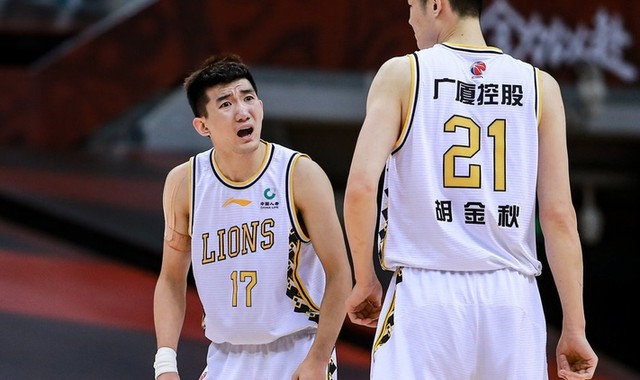  广州龙狮防守反击，爆冷击败浙江广厦队