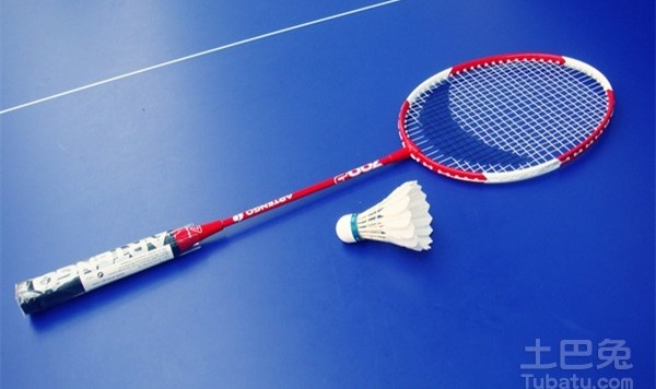  新型碳纤维球拍发布，科技赋能提升击球旋转速度  