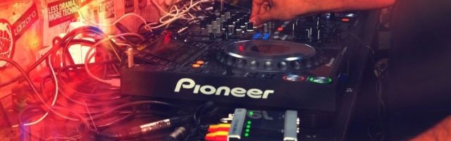  电竞联名款发布，潮流文化深度融合