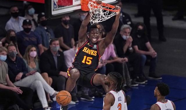  篮球技巧挑战赛，花式运球展现个人风采