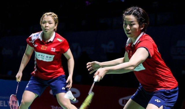  梅德韦杰夫直落三盘卫冕成功