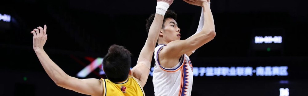  胡金秋狂砍38分广厦击败上海迎五连胜