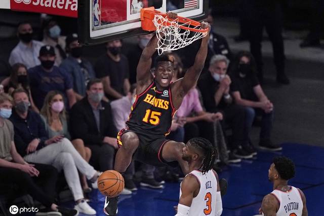  篮球技巧挑战赛，花式运球展现个人风采