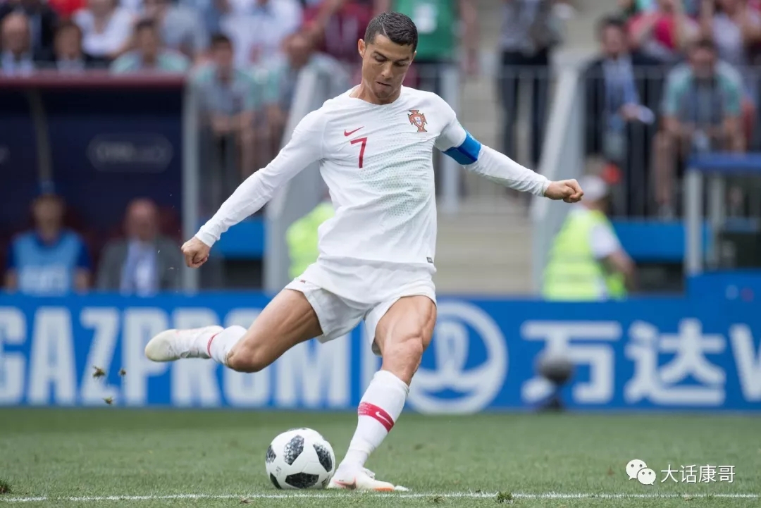  葡萄牙巨星C罗达成生涯千球里程碑