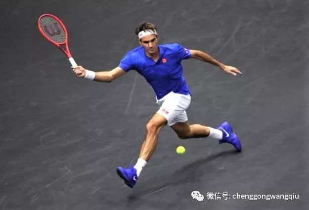  发球上网战术奏效，伊斯内尔轰出制胜ACE