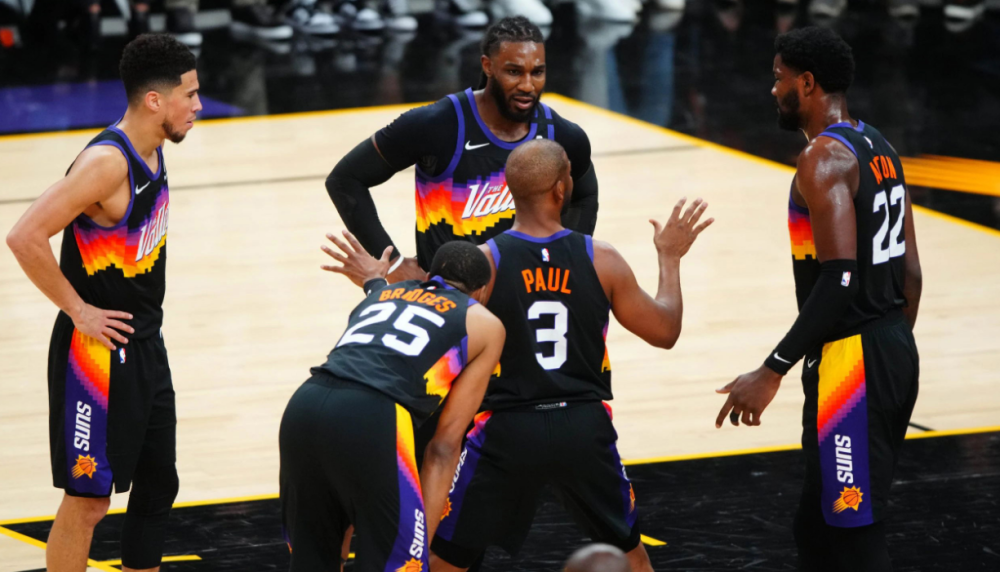  杜兰特关键球定乾坤，太阳险胜雄鹿队