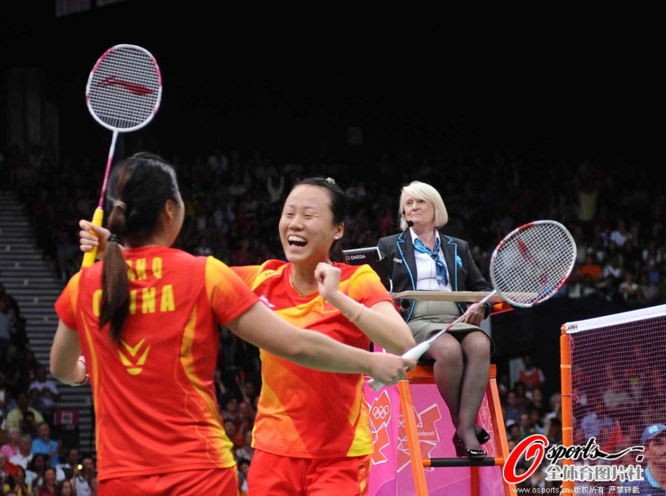  梅总双打配合默契十足，法网混双强势捧杯
